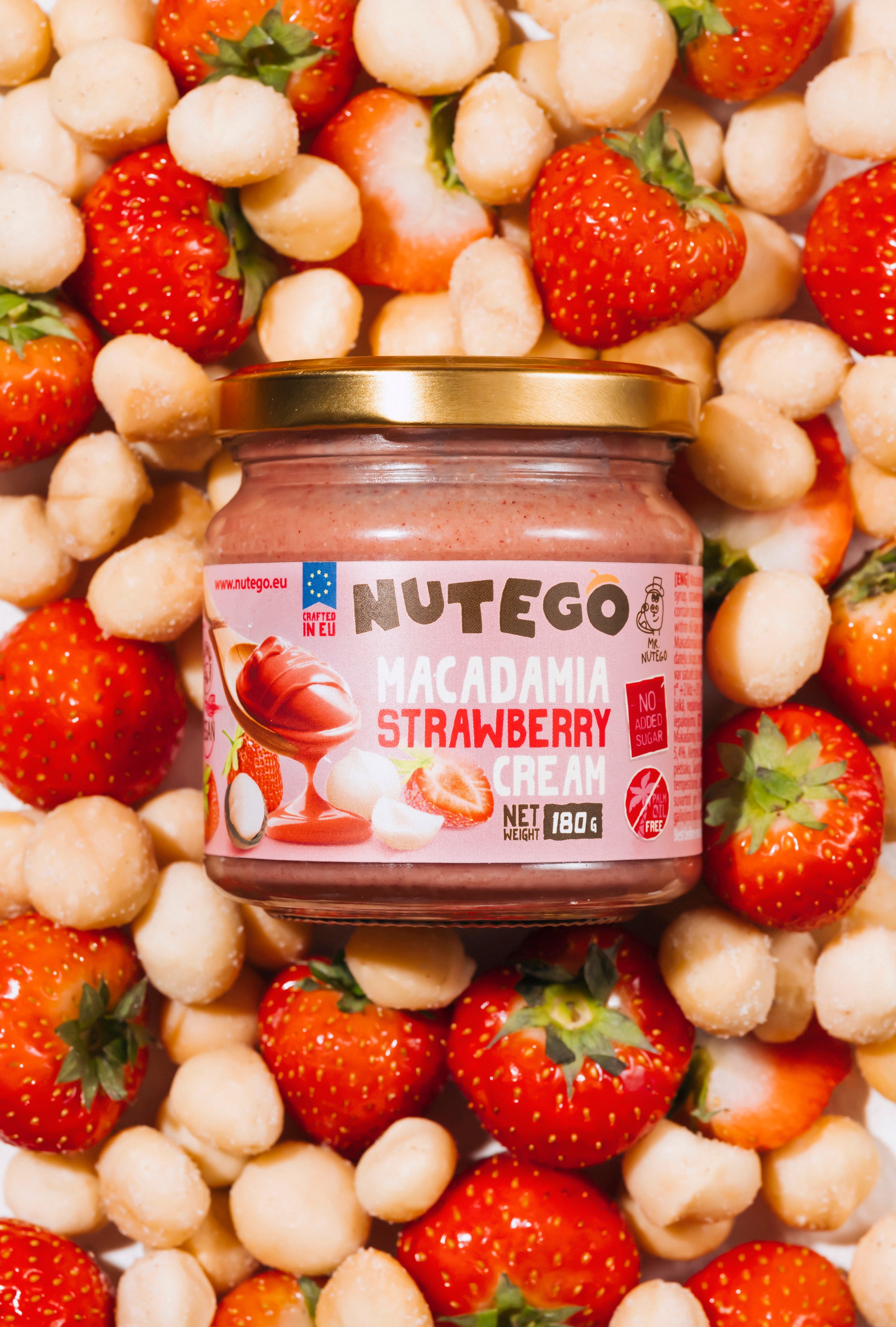 Macadamia & strawberry cream